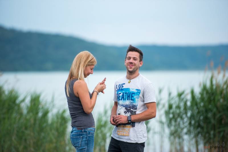 Páros fotózásból jegyesfotó a Titkos helyen