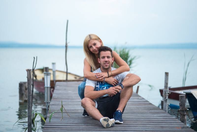 Páros fotózásból jegyesfotó a Titkos helyen
