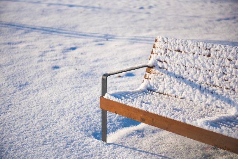 Téli Balaton egy félsziget körül