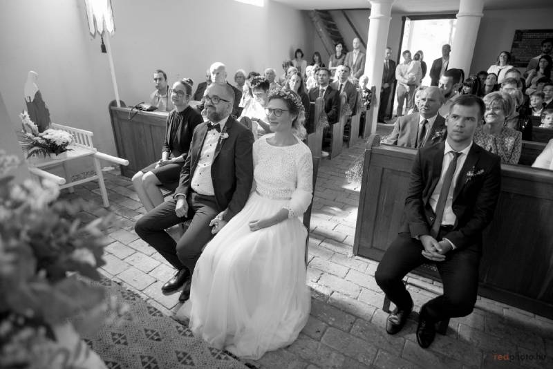 Rendhagyó esküvő Daalarna ruhában