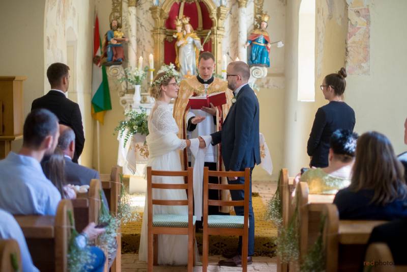 Rendhagyó esküvő Daalarna ruhában