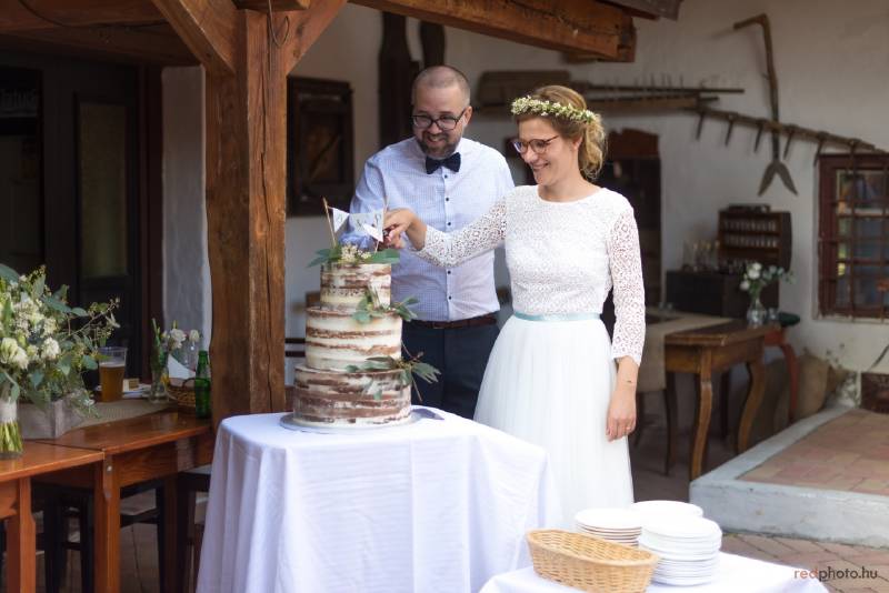 Rendhagyó esküvő Daalarna ruhában
